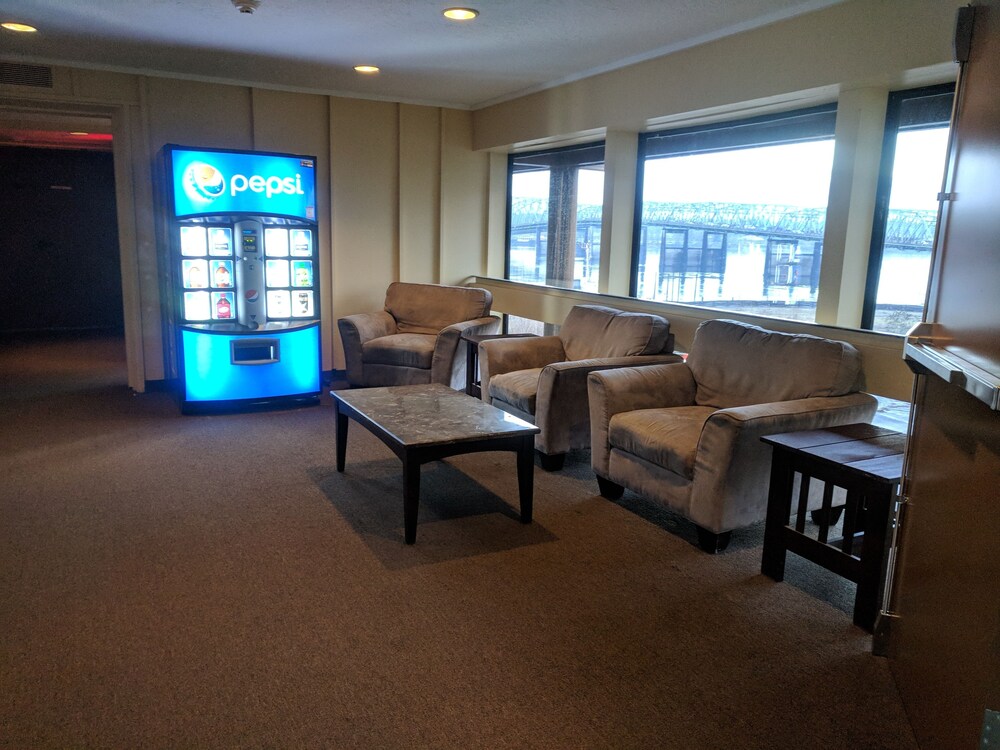 Rodeway Inn & Suites Portland Jantzen Beach - photo 8