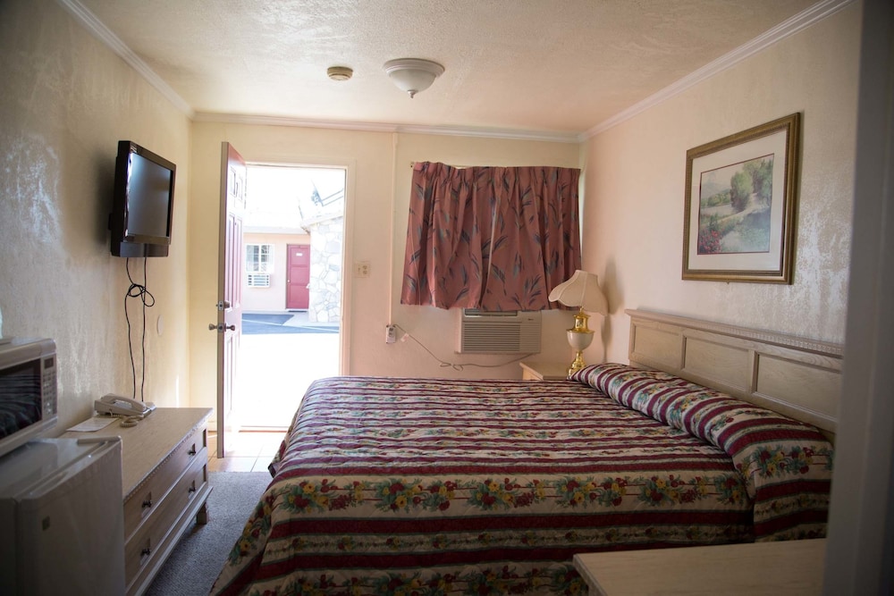 Boron Motel - photo 6