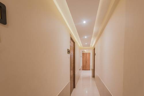 Oyo 8363 Hotel Royal Ns
