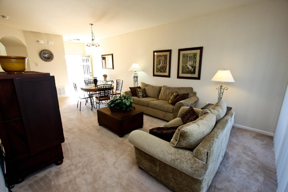 2633 Trafalgar Village - photo 14