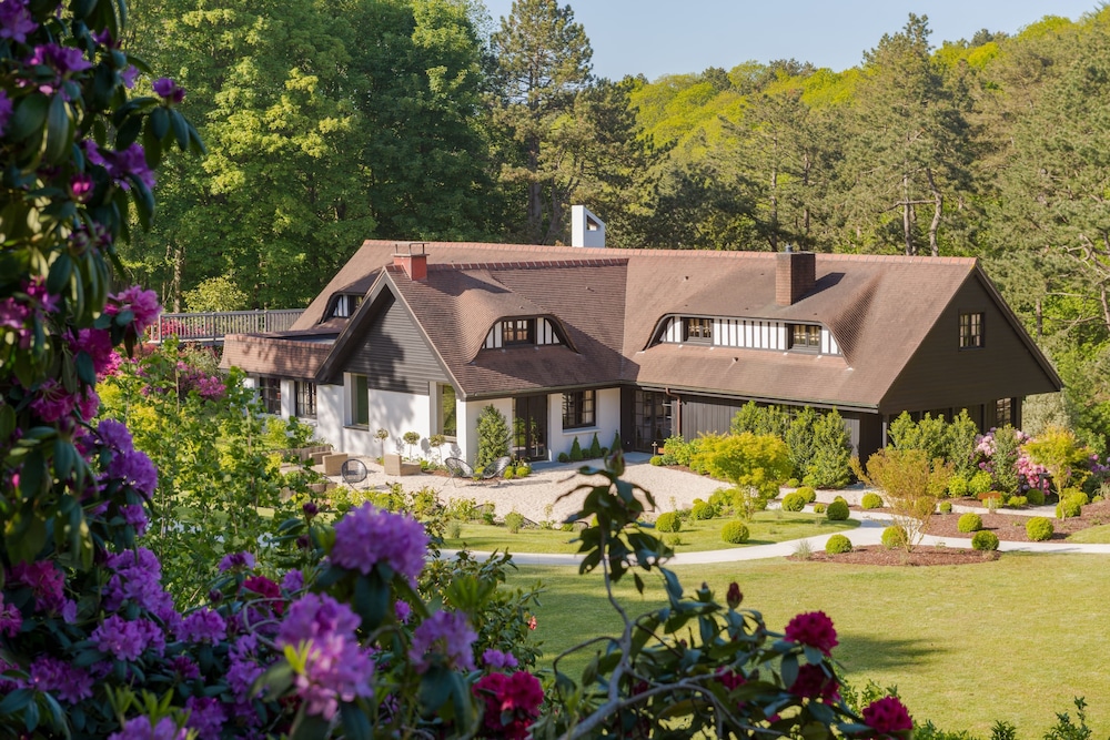 Hotel Spa Les Pins De César — 4-Star Luxury Hotel in Saint-Jouin-Bruneval, France