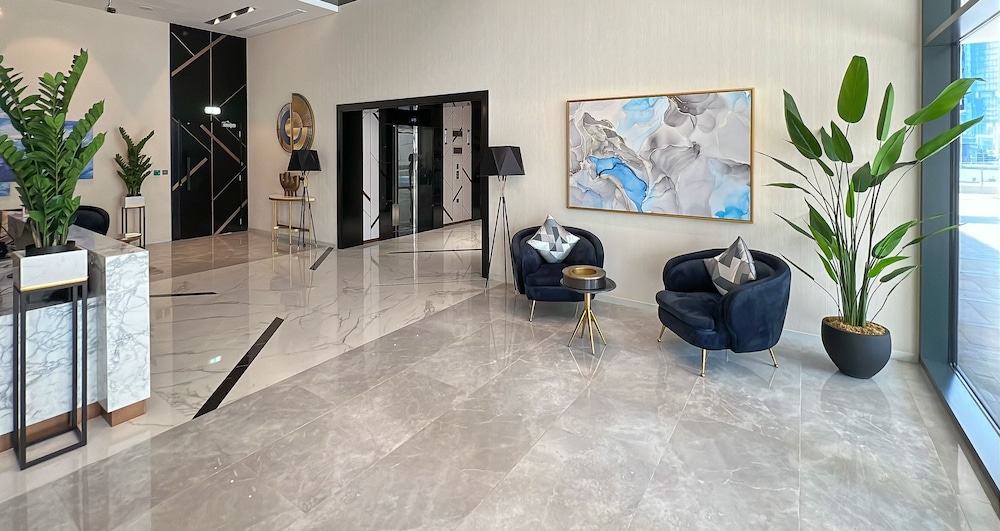 KeyRock Living Elegant Lake View Apt — 4-Star Luxury Hotel in Dubai, United Arab Emirates