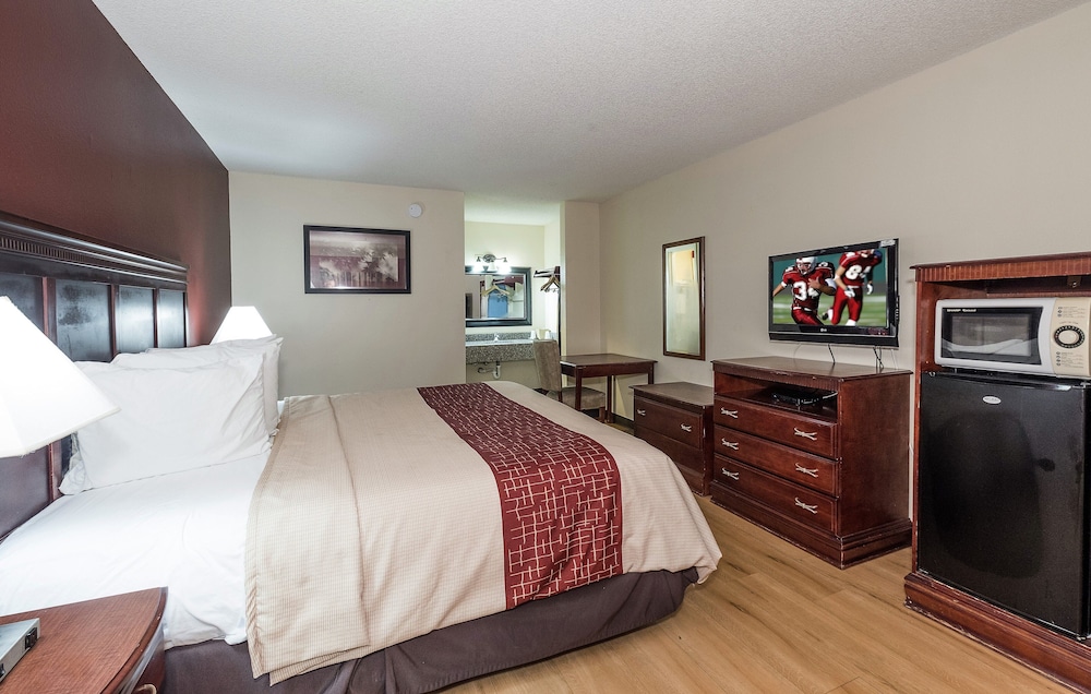 Red Roof Inn Chipley - photo 10