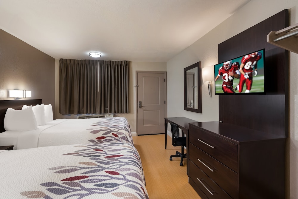 Red Roof Inn Stockton - photo 8