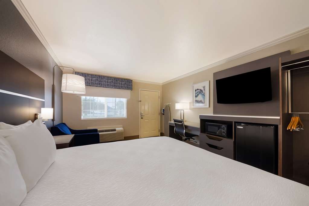 Best Western Inn & Suites Lemoore - photo 22
