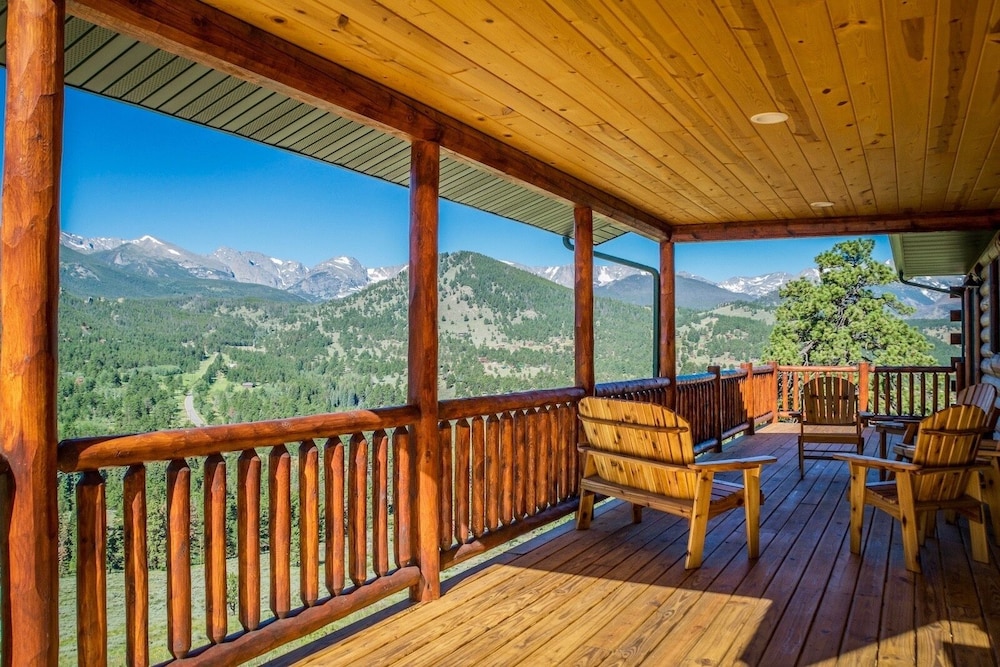 Armstrong Luxury Log Vacation At Windcliff 4 Bedroom Home by RedAwning — 4-Star Luxury Hotel in Estes Park, United States