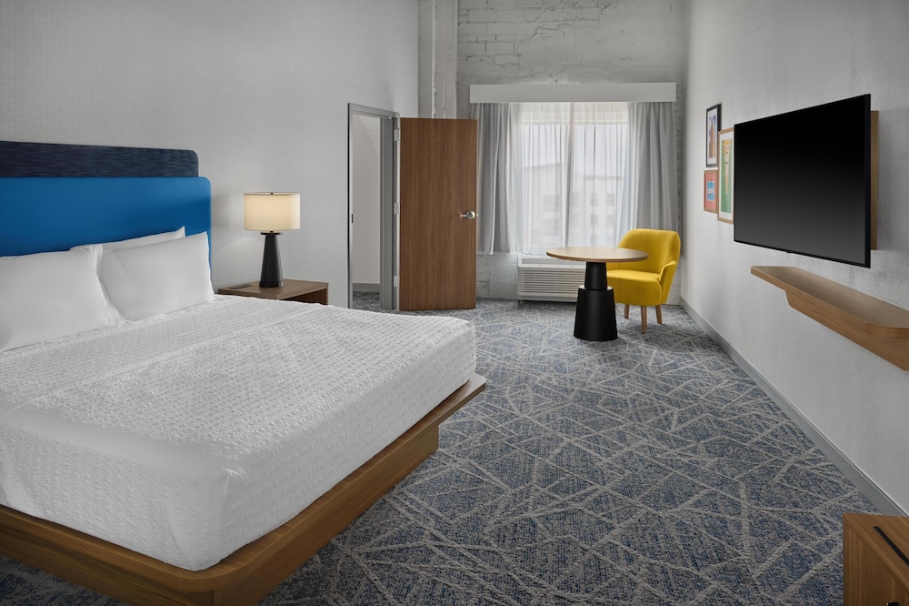 Hampton Inn by Hilton Lincoln Downtown - photo 18