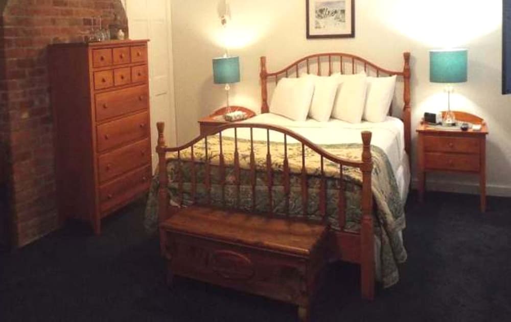 The Vermont Inn - photo 28