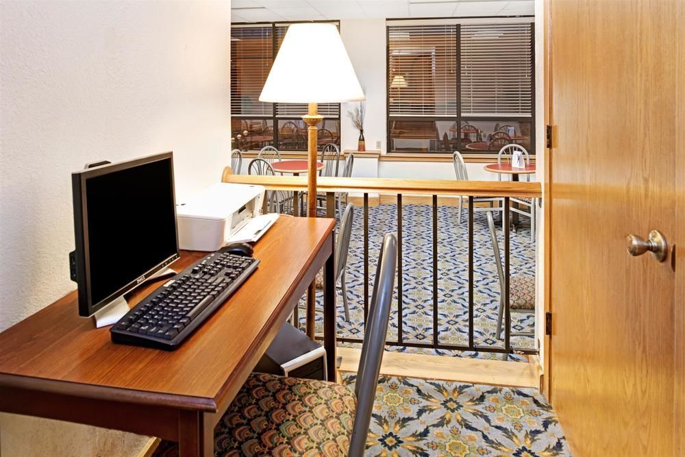 Baymont Inn & Suites Omaha NE - photo 3