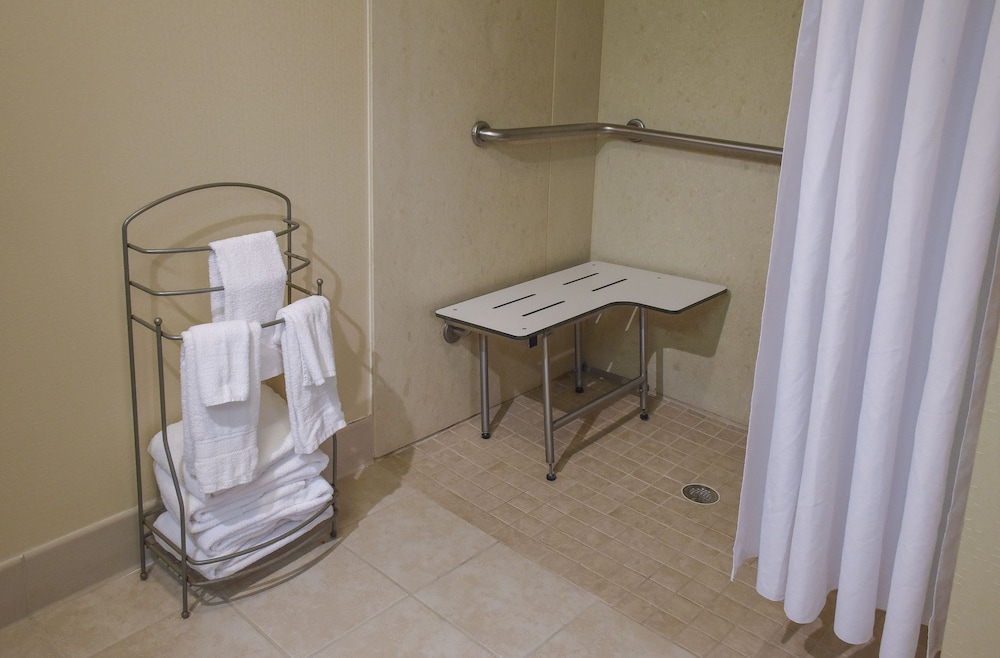 Hampton Inn & Suites Youngstown Canfield - photo 52
