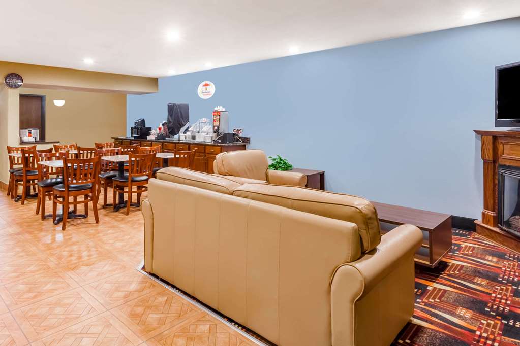 Super 8 by Wyndham Eddyville Kuttawa - photo 2
