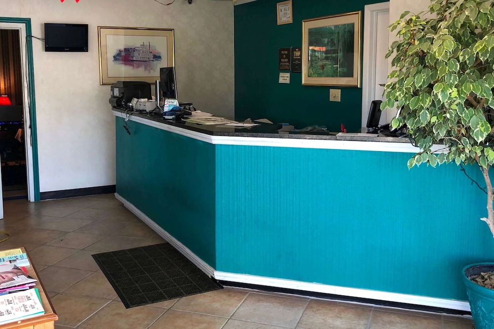 Knights Inn Selma - photo 21