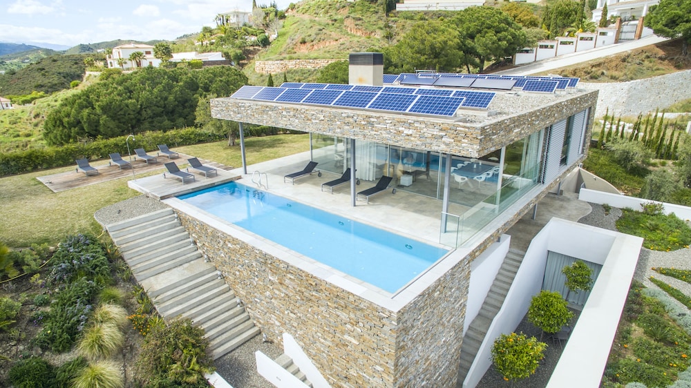 Cubo's Villa el Meandro — 5-Star Luxury Hotel in Mijas, Spain