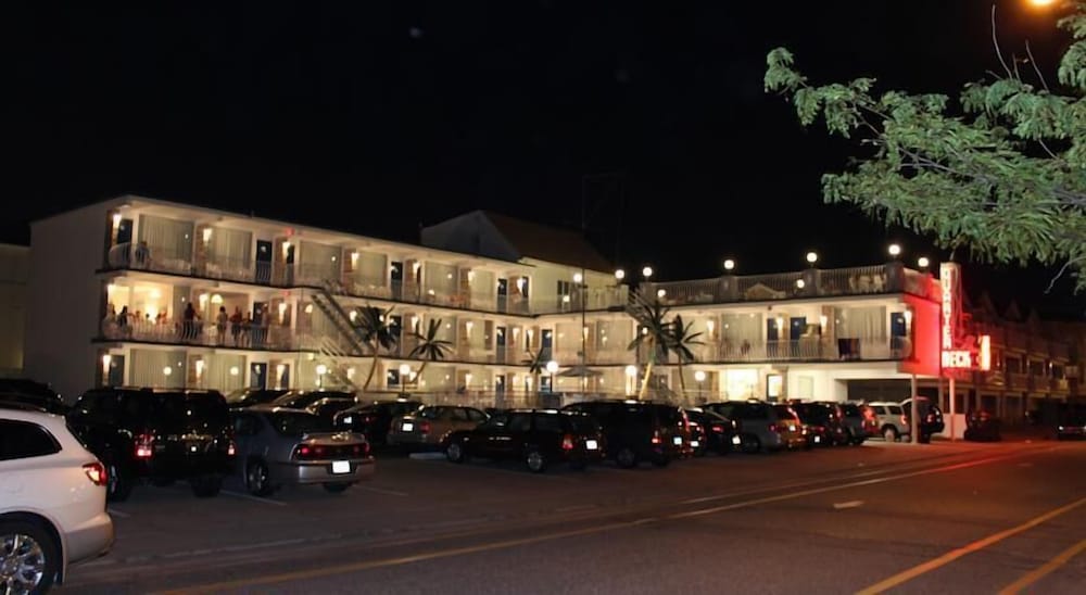 Quarterdeck Motel - photo 24