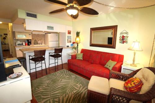 Sunset Cove One Bedroom in Treasure Island Short — 4-Star Luxury Hotel in Saint Pete Beach, United States