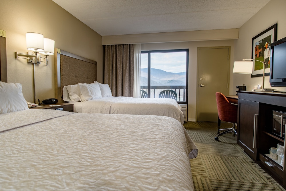 Hampton Inn Caryville I 75 Cove Lake State Park - photo 13