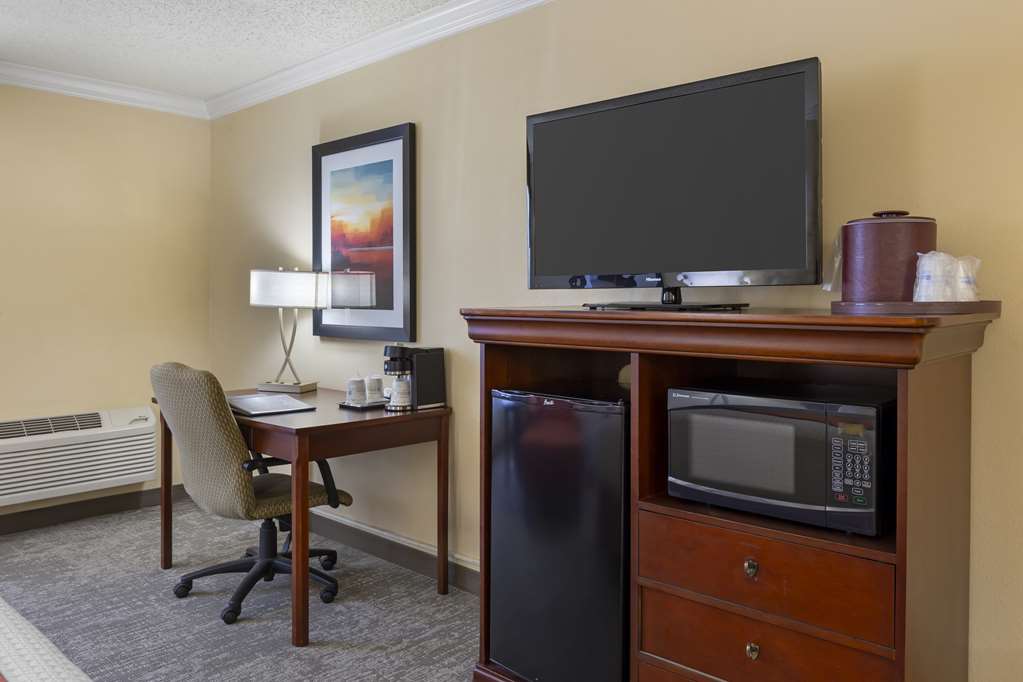 Best Western Plus Burlington - photo 16