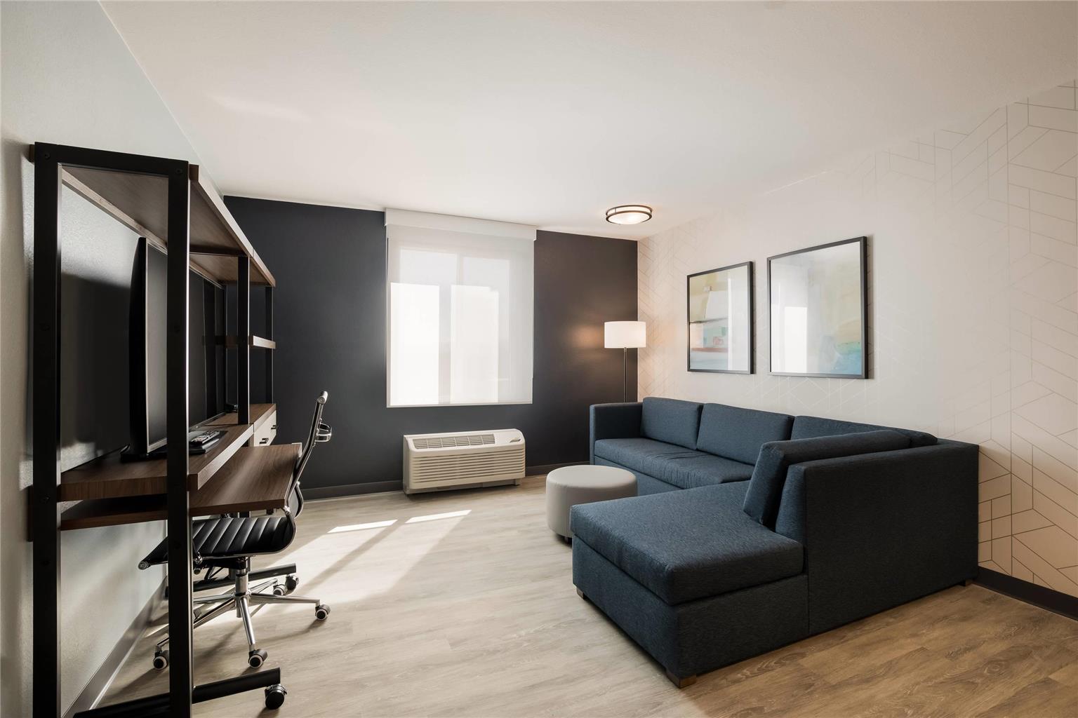 Everhome Suites Corona - photo 30