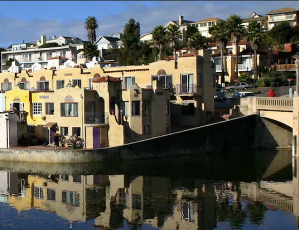 Capitola Venetian Hotel - featured photo