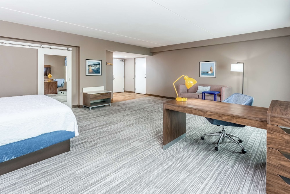 Hampton Inn & Suites Kittery Portsmouth - photo 15