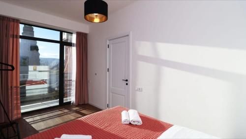 Super Stylish 1BR Apartment Near Fabrica