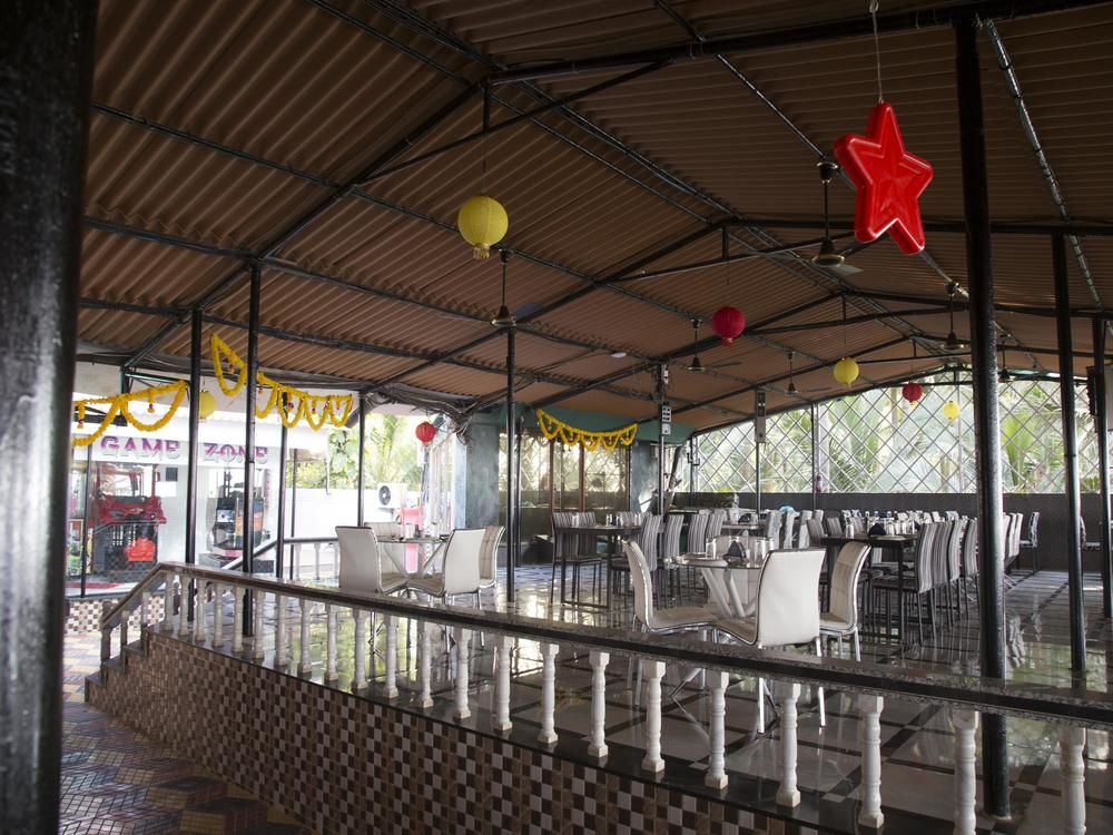 OYO Premium Devka Beach Garden 2 — Daman — photo 5
