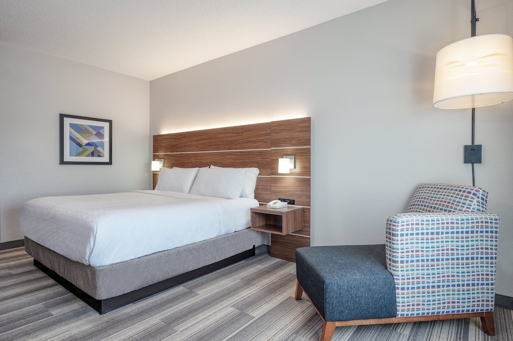 Holiday Inn Express & Suites Vandalia by IHG - photo 24