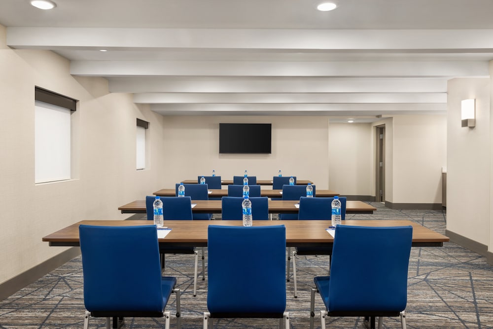 Holiday Inn Express & Suites Evansville Downtown By IHG - photo 44