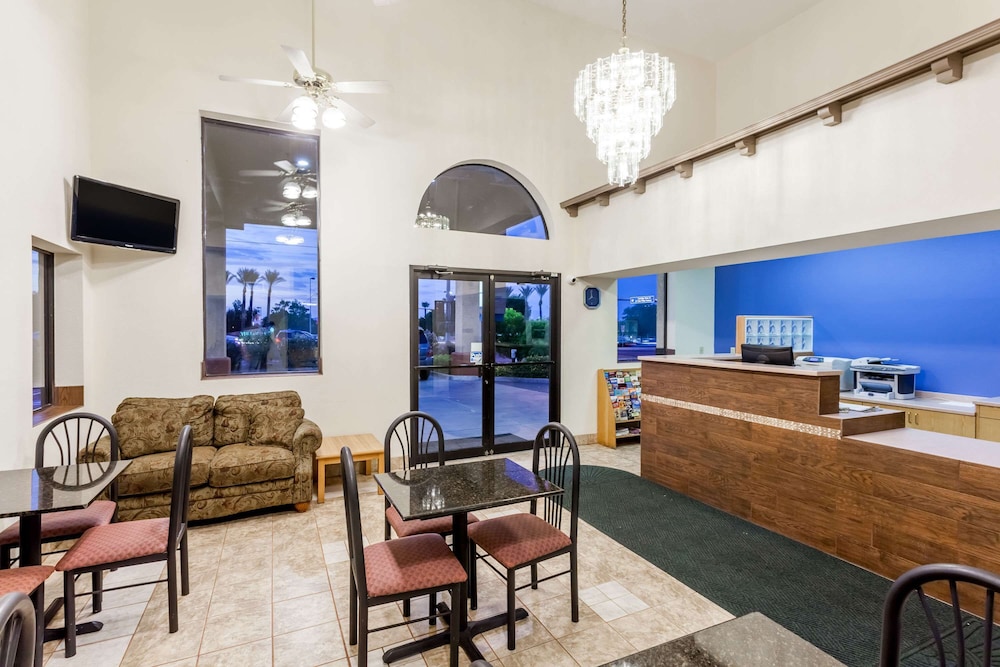 Days Inn by Wyndham Yuma - photo 2