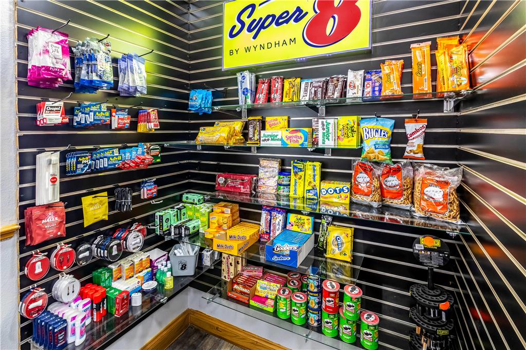 Super 8 by Wyndham Uniontown PA - photo 40