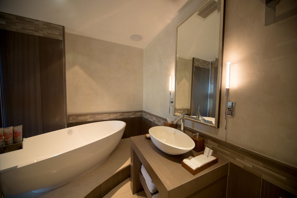 Royal Blues Hotel - photo 12