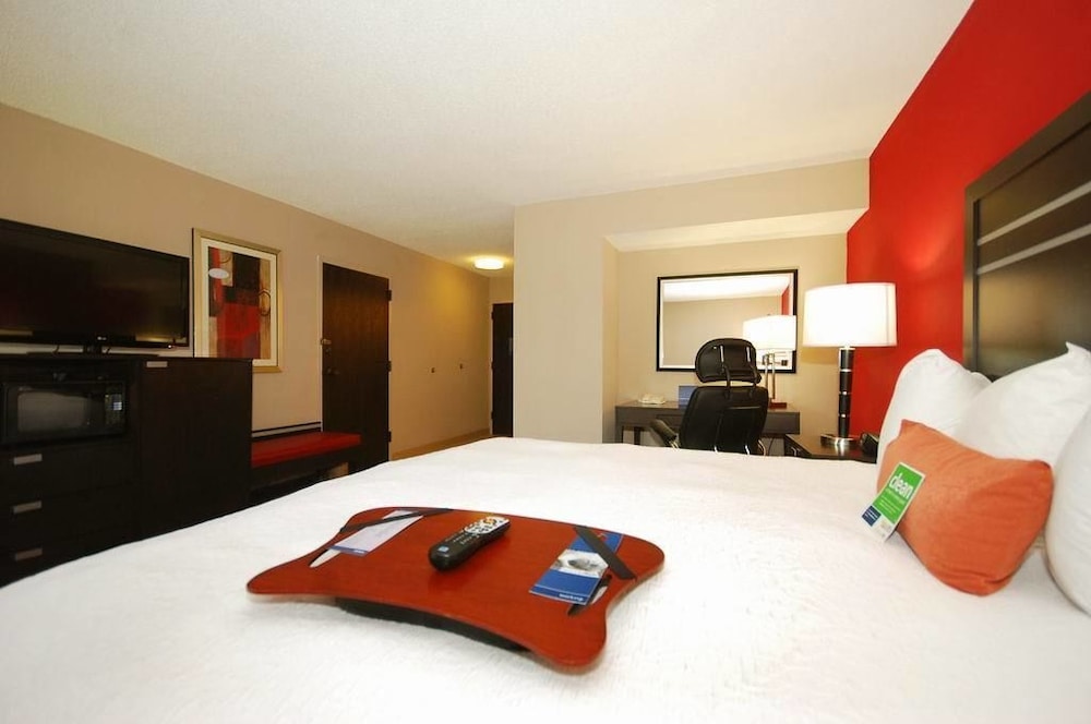 Hampton Inn Fort Myers Airport & I 75 - photo 9