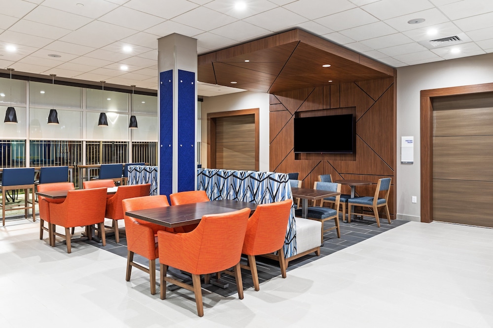 Holiday Inn Express & Suites Houston SW Rosenberg by IHG - photo 40