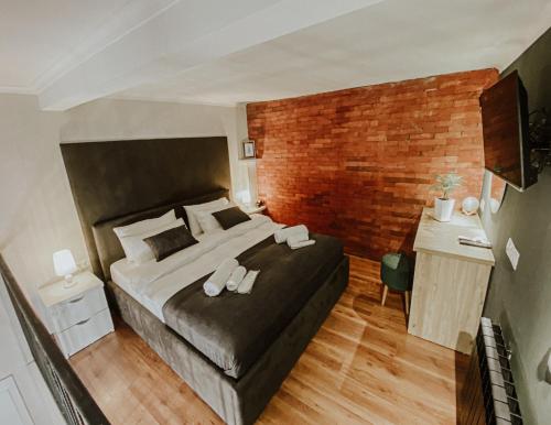 Luxury Duplex Studios City Center