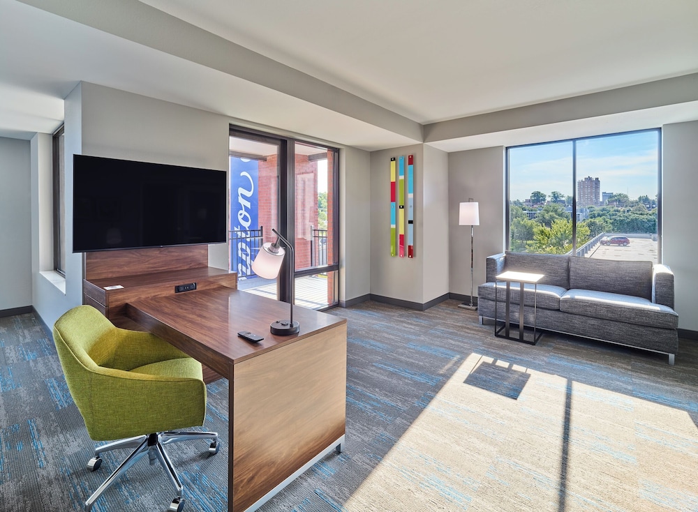 Hampton Inn by Hilton Omaha UN Medical Center Area - photo 7