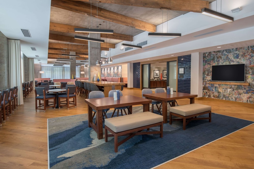 Hampton Inn & Suites Portland Pearl District - photo 35