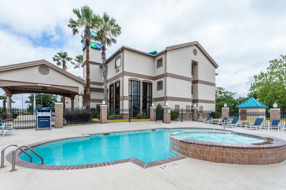 Holiday Inn Express Hotel & Suites Lake Charles by IHG - photo 13
