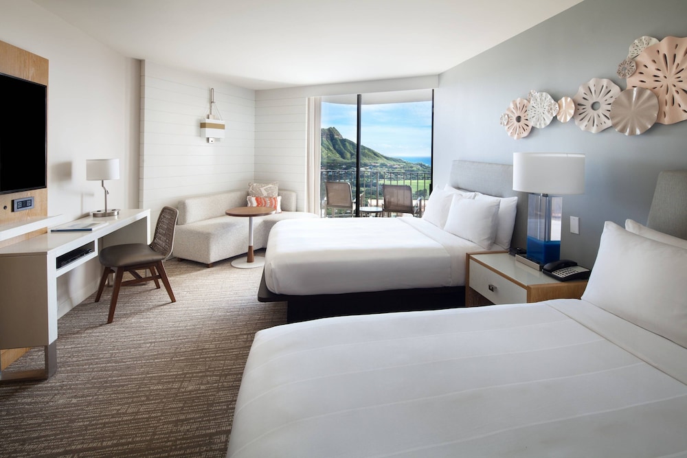 Waikiki Beach Marriott Resort & Spa - photo 10