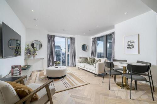 London Tower Retreat Modern 2 Bedroom Apartment — 4-Star Luxury Hotel in London, United Kingdom