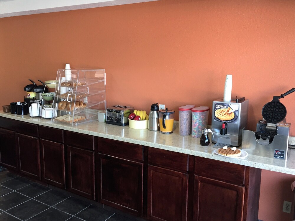 Stay Inn by OYO Near I 80 Lincoln West - photo 18