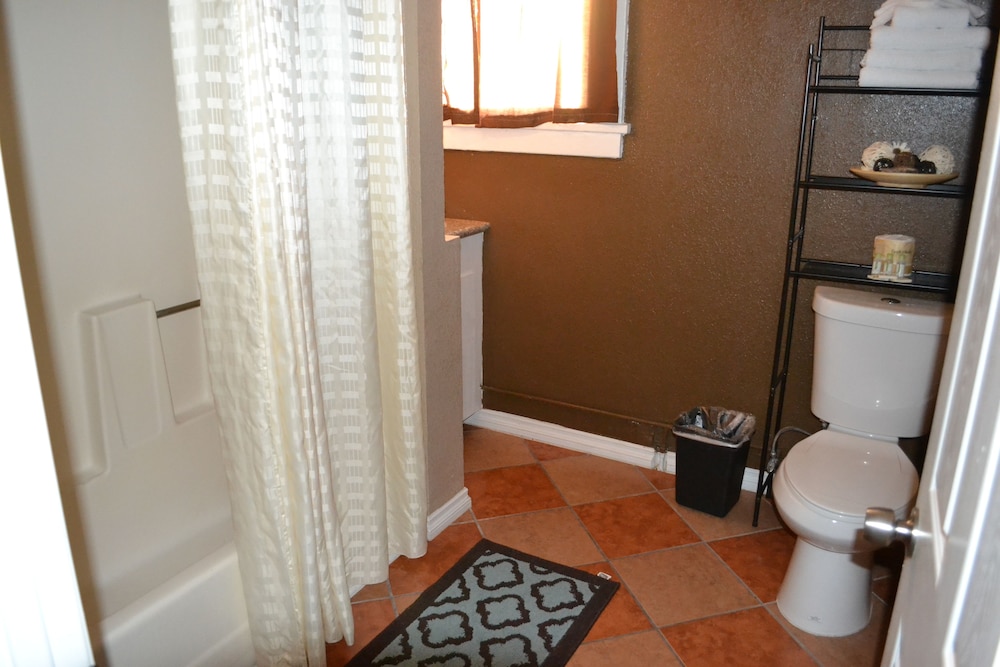 Monterey Inn Hotel - photo 36