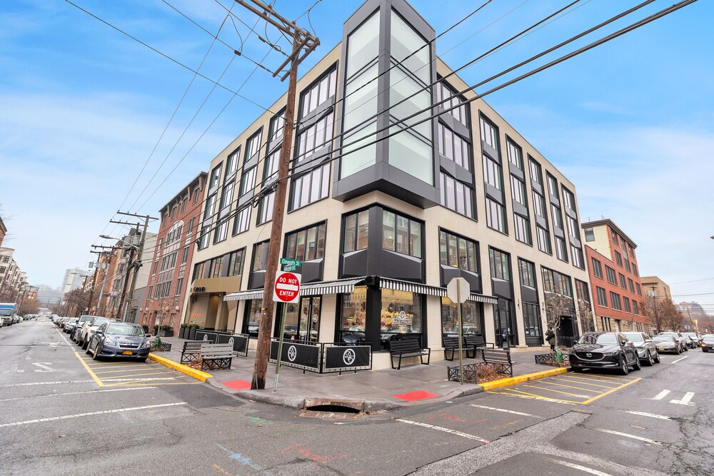 Dharma Home Suites Hoboken at Grand - photo 38