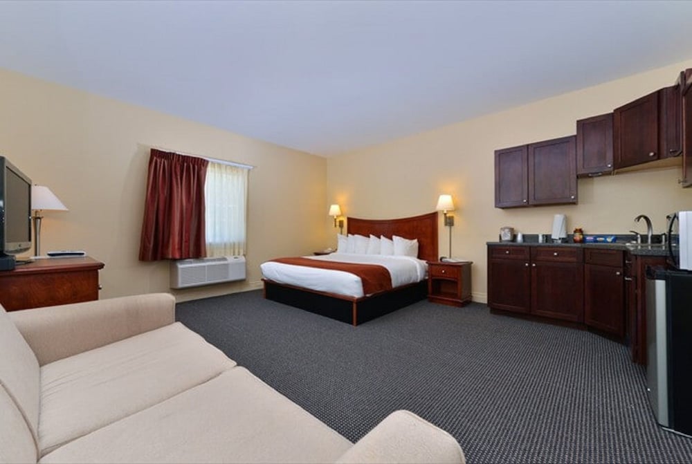 Blue Spruce Inn - photo 13