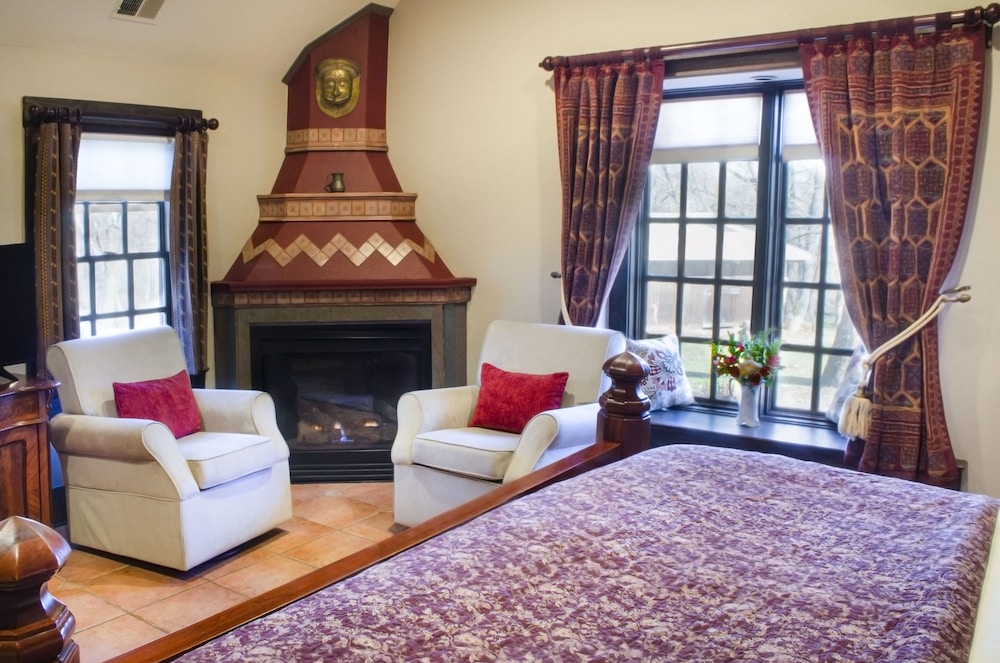 Hillbrook Inn - photo 43