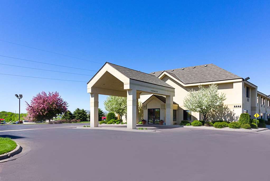 Quality Inn Fairmont — Fairmont