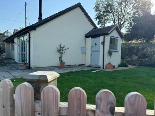 Quaker Cottage 20713541 — Painswick