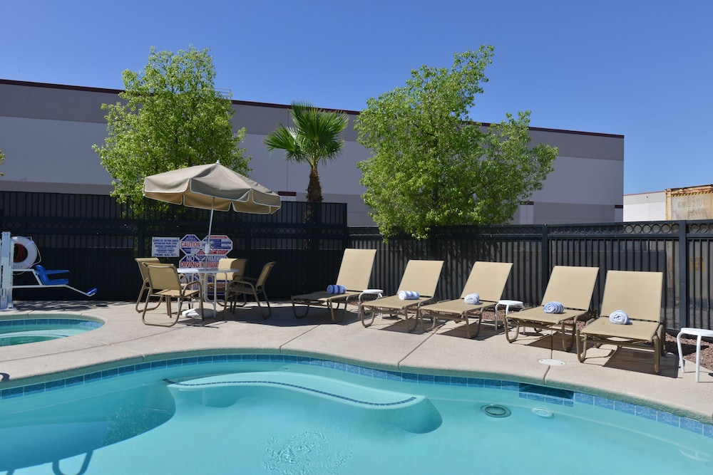 Comfort Inn & Suites Las Vegas Nellis - photo 27