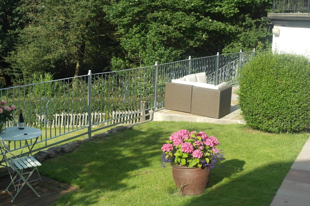 Ashford House 2 Bedroom Apartment 'Outdoor Bathing Tub'
