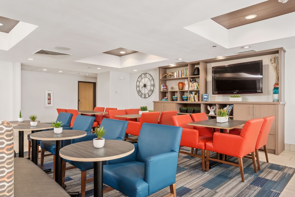 Holiday Inn Express Hotel and Suites West Valley by IHG - photo 27