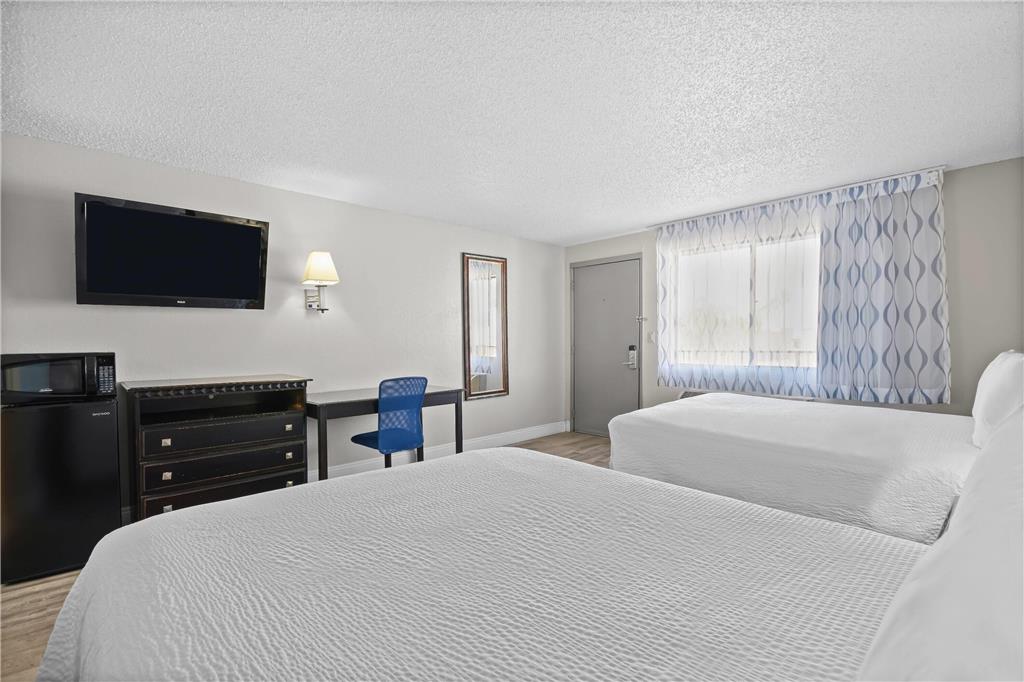 Days Inn by Wyndham Lost Hills - photo 19